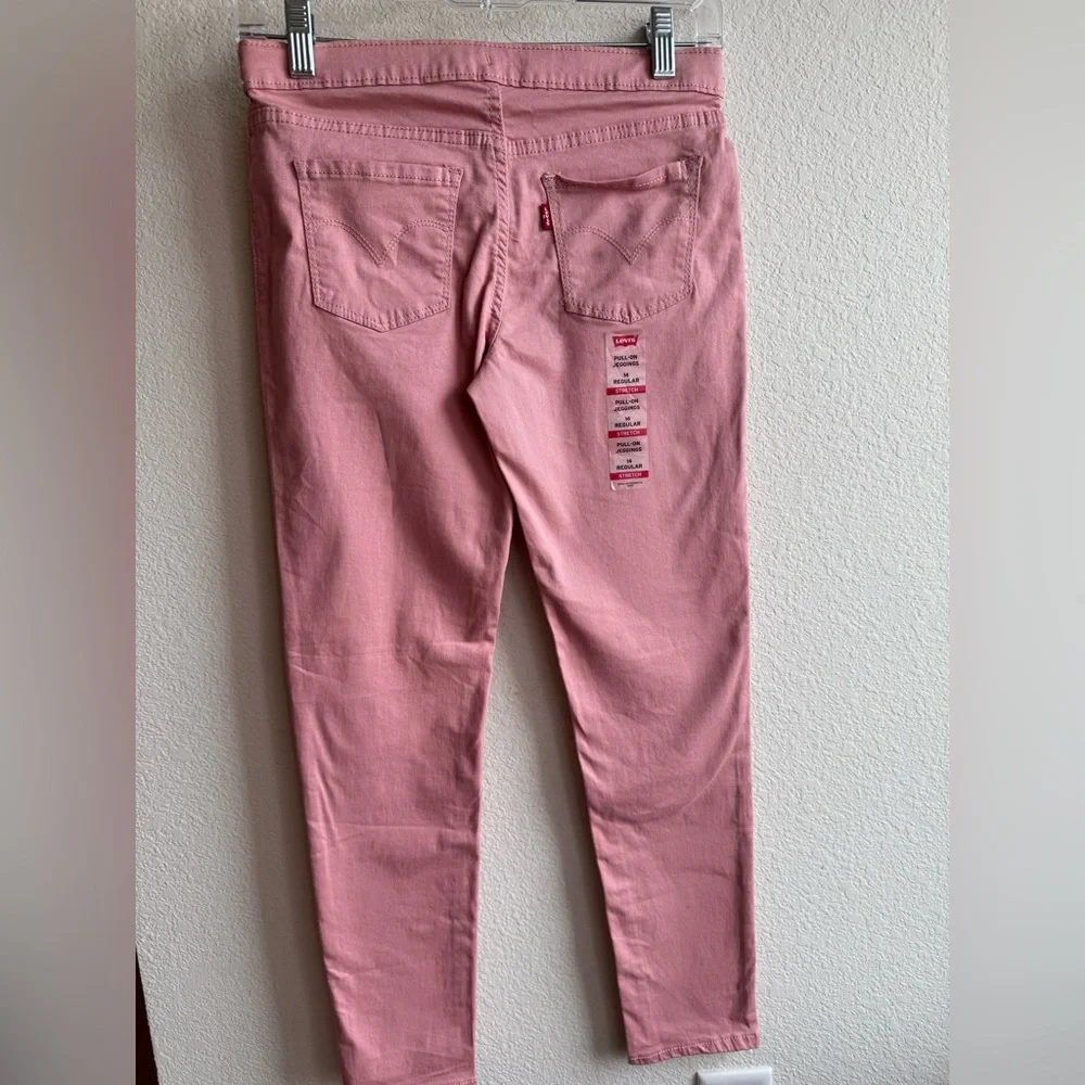 NWT LEVI’S PULL ON JEGGING